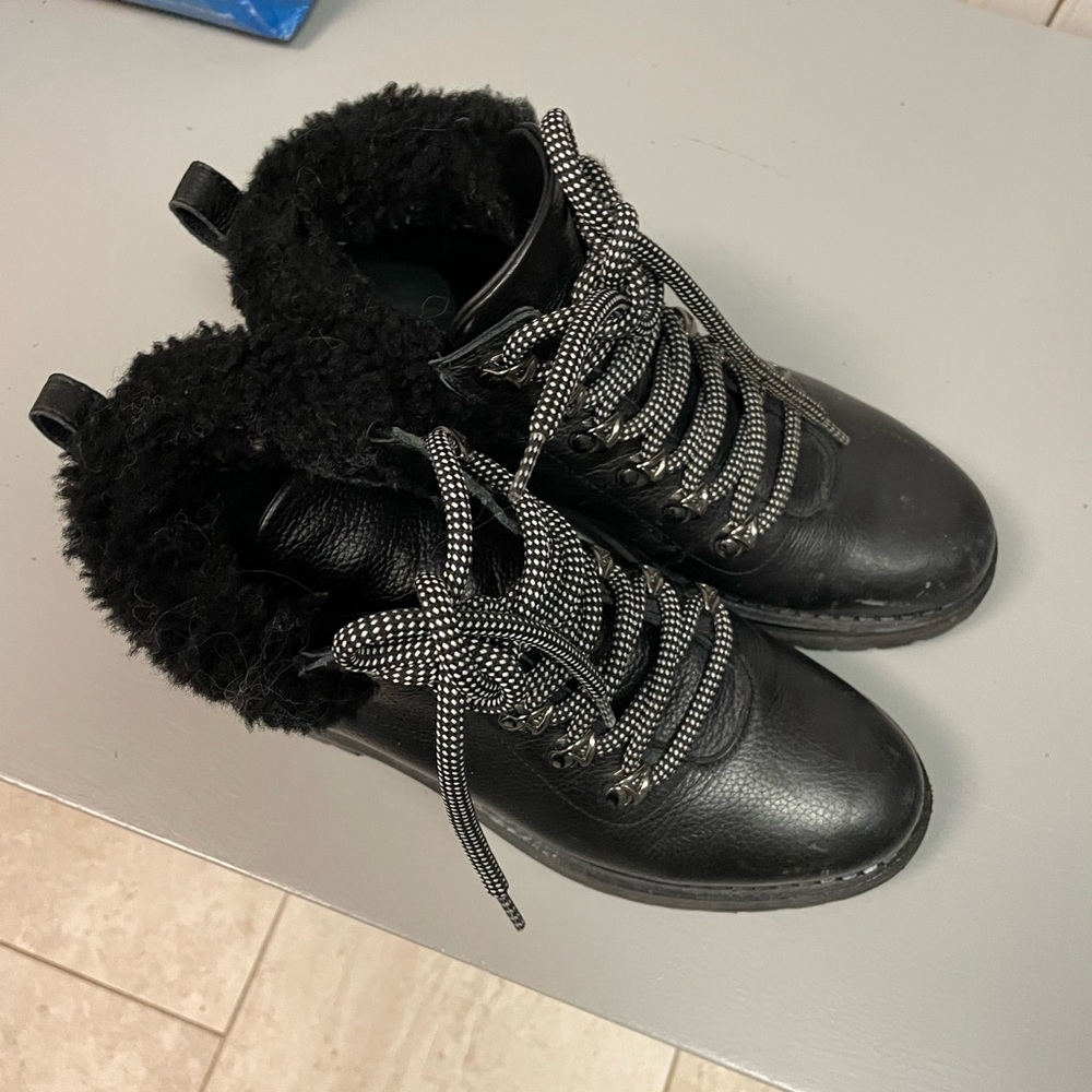 M. Gemi Black Shearling-Lined Leather Winter Boots